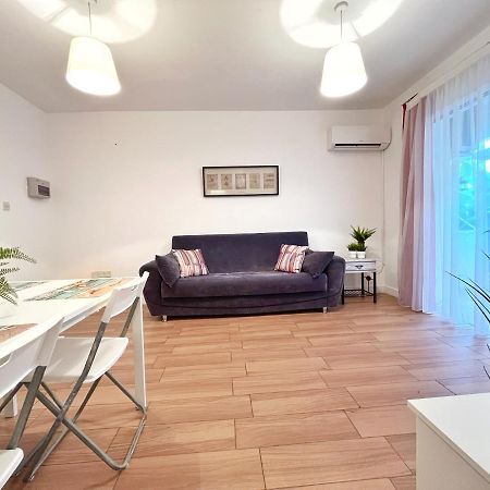 Central 2 Bedroom Apt Terrace And Pool Ajía Nápa Kültér fotó