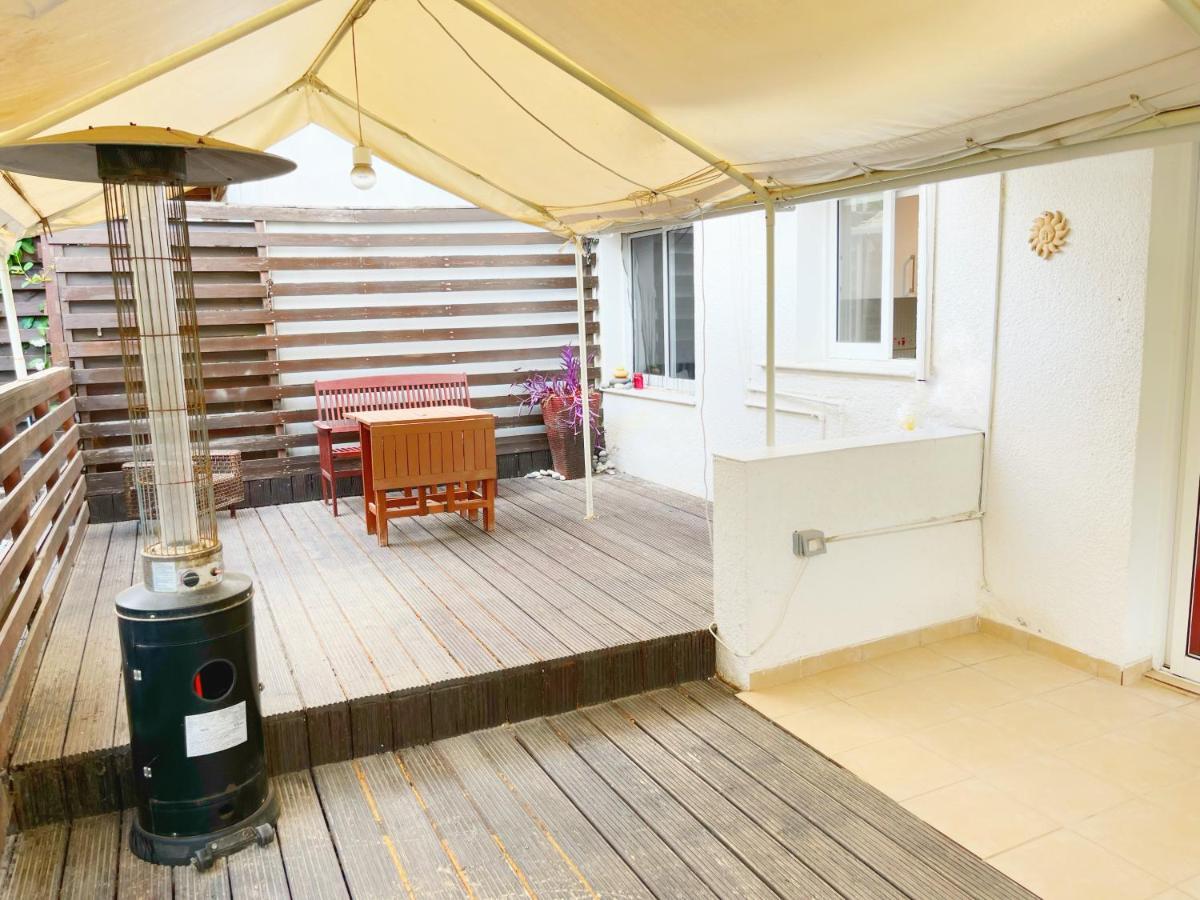 Central 2 Bedroom Apt Terrace And Pool Ajía Nápa Kültér fotó