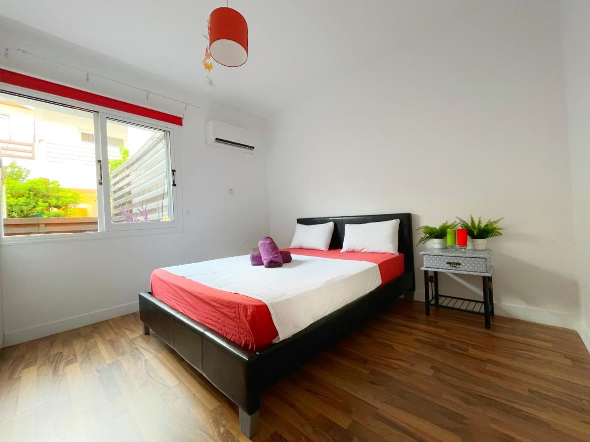 Central 2 Bedroom Apt Terrace And Pool Ajía Nápa Kültér fotó
